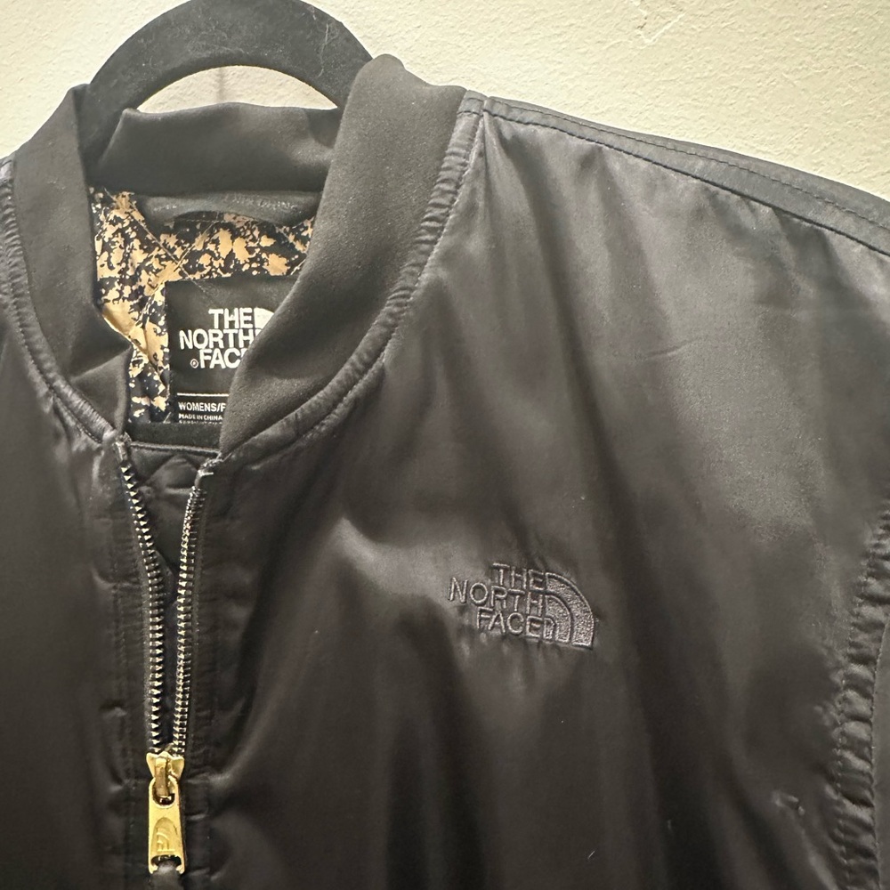 The North Face
Womens Black Aviator Bomber Jacket Rare inner layer design. Rare.